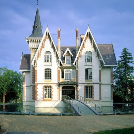 N°1 : Le Château Saint-Léger à Saint Germain en Laye icon